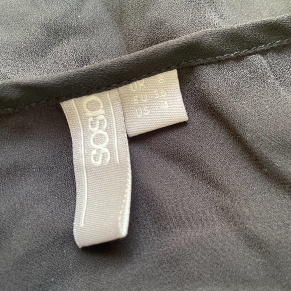 4/$20 ASOS Cold Shoulder Lightweight Black Crop Top Size 4 - Picture 6 of 8